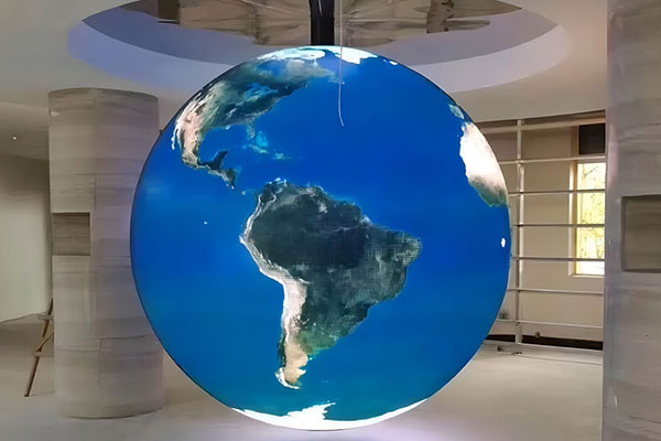 شاشة LED الكروية