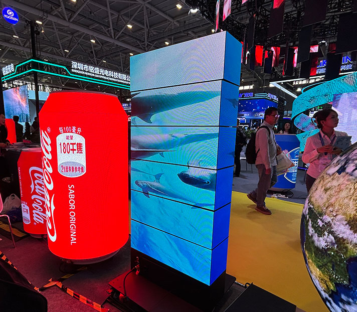 P2.5 Mechanical rotating LED display screen