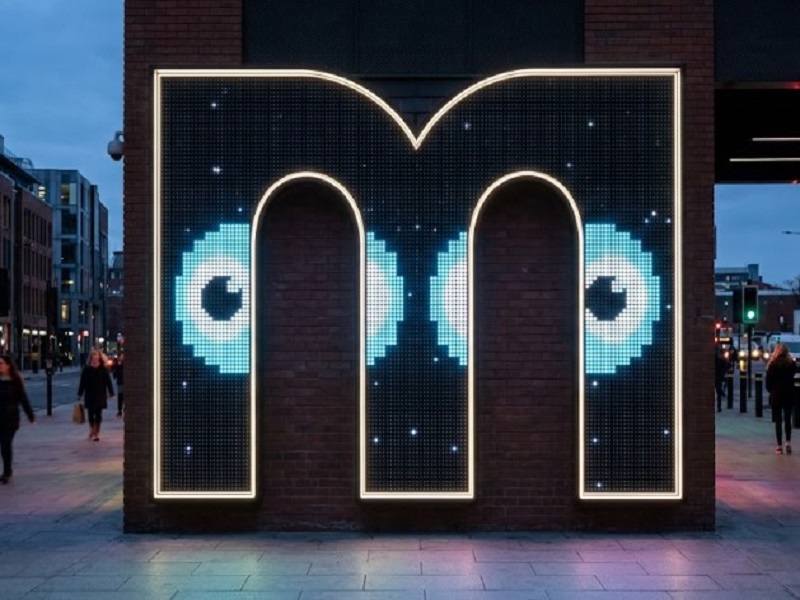 Key Considerations for Manufacturing an M-Shaped LED Display