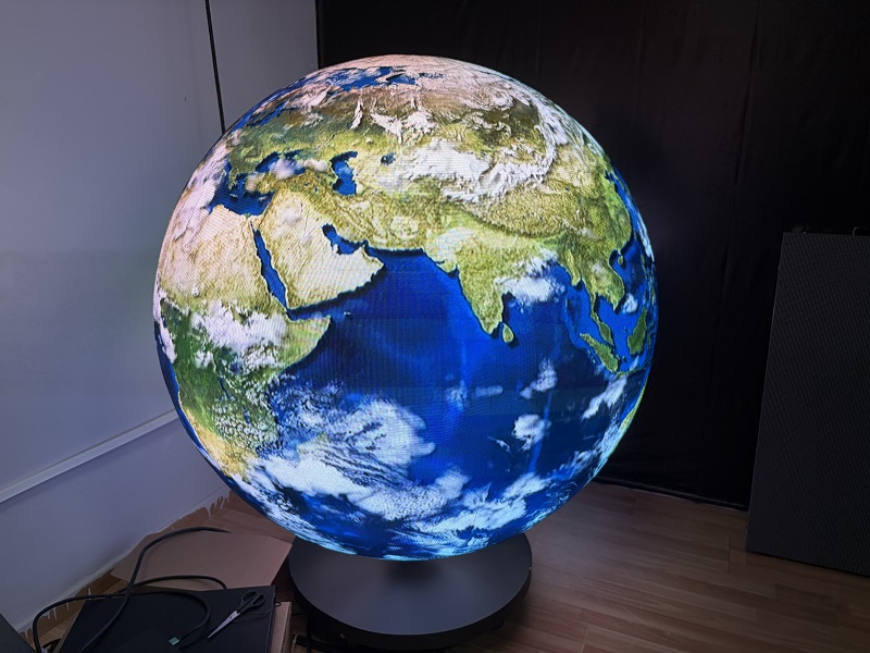 1-Meter Outdoor Spherical LED Display Solution