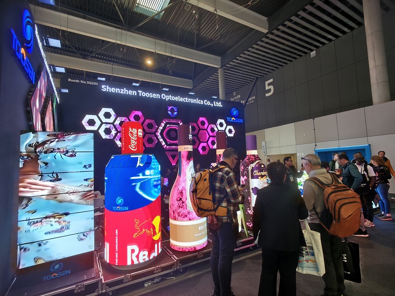 Standard LED Cabinets vs. Custom LED Modules: Which Solution Is Right for You?