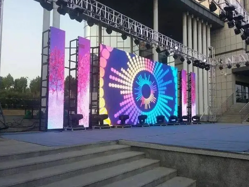 Trade Show Standouts: Rental LED Screens Drivin