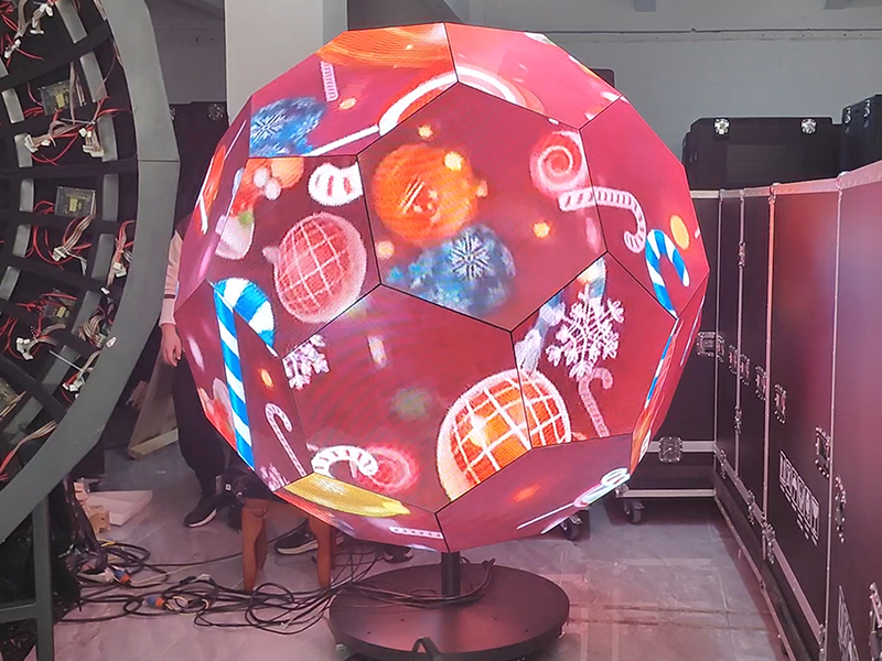 Why True Curved LED Screens Are Not Always Better Than Faceted Curved LED Displays
