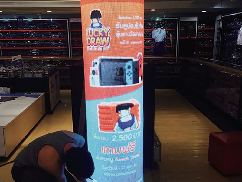 P1.8 Cylindrical LED Display for Retail