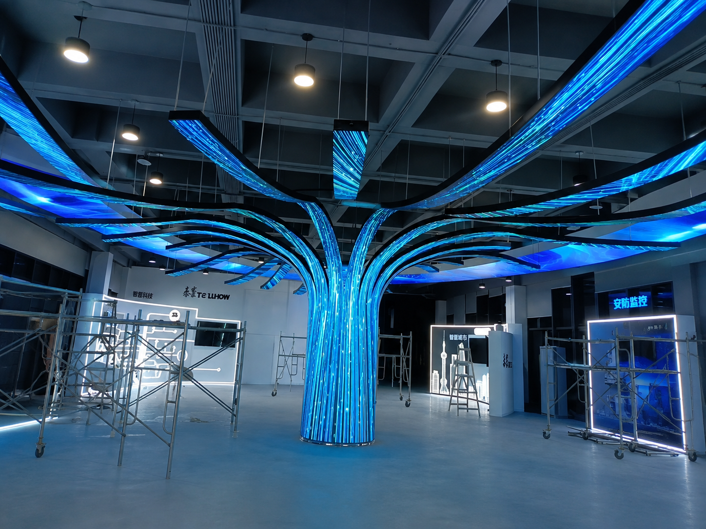 How Special LED Screens Are Packed for Air vs Sea Freight