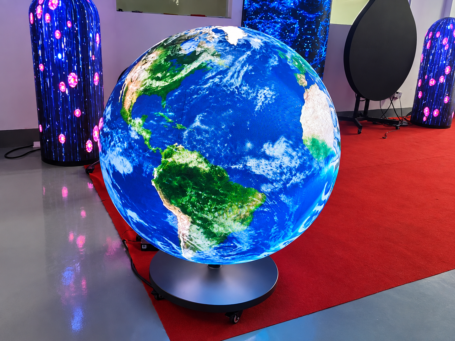 Why a Spherical LED Display Can Look Correct in the Control Software but Wrong on the Physical Screen