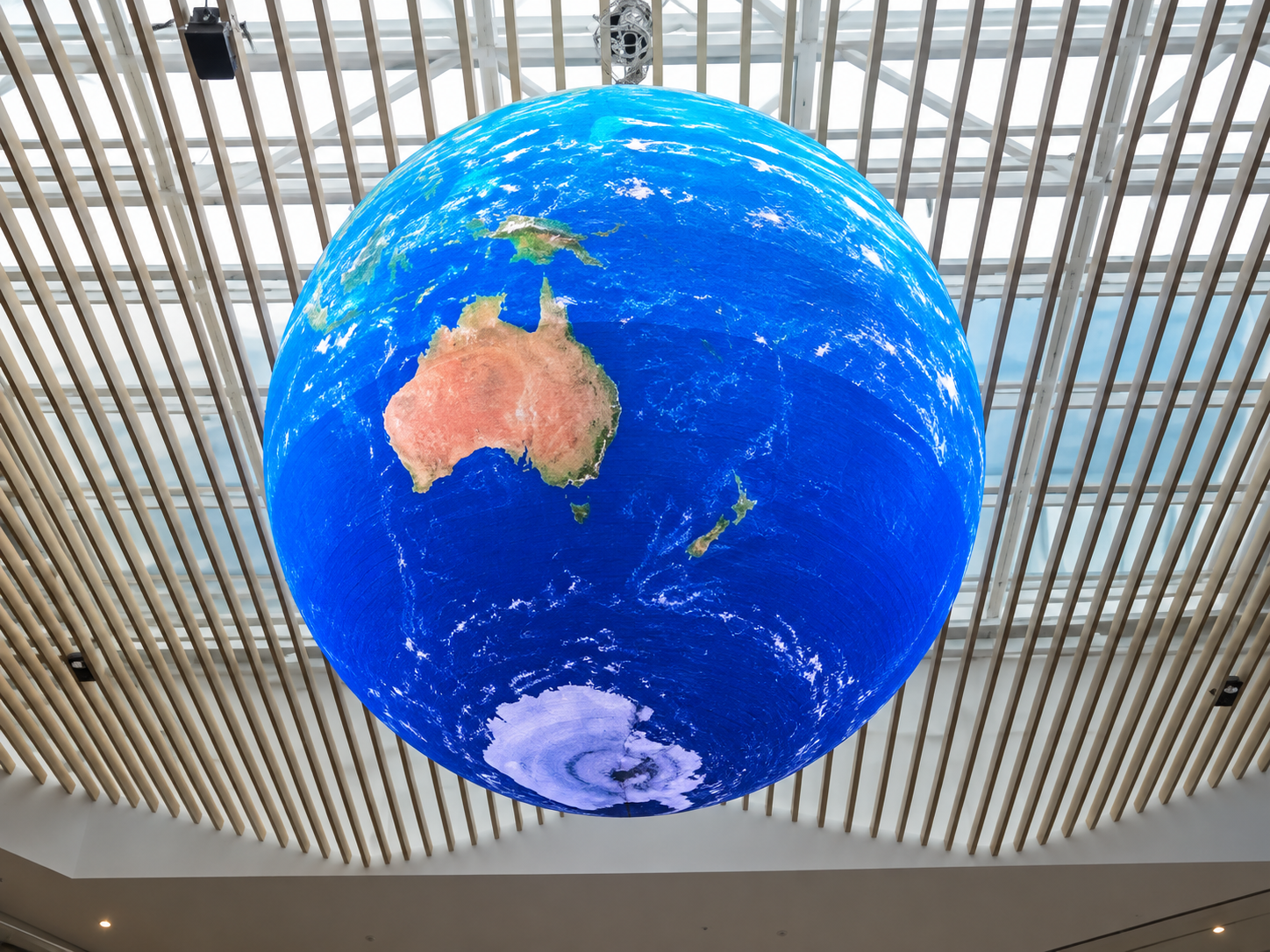 Why Low-Gray Tests Reveal Hidden Spherical LED Display Problems